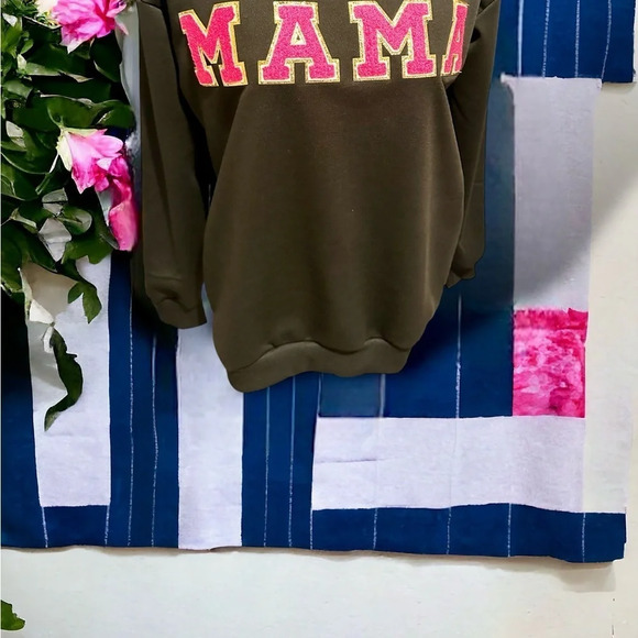 Women’s‎ custom made Mama sweatshirt sm to xxl - Picture 3 of 9